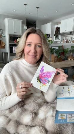 Fotografía ilustrativa de una persona usando acuarela